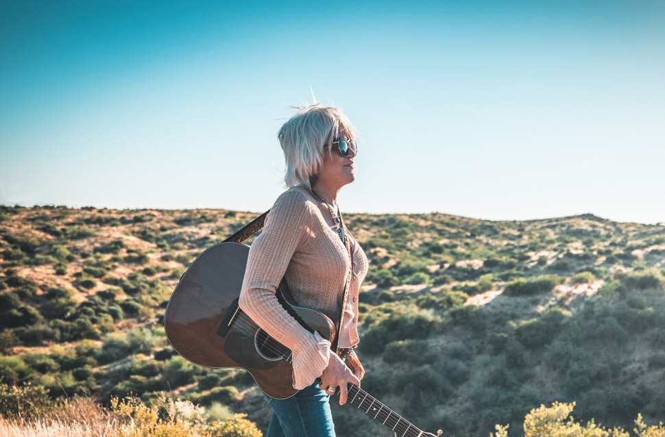 🇺🇸 Finding Strength in Sound: Sarah James’ “Better Than This”