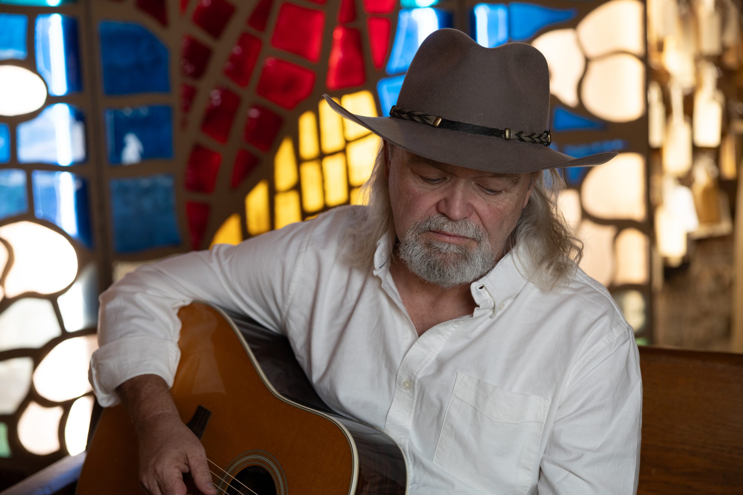 🇺🇸 Interview : Greg Marlow, the man who sings to transform lives